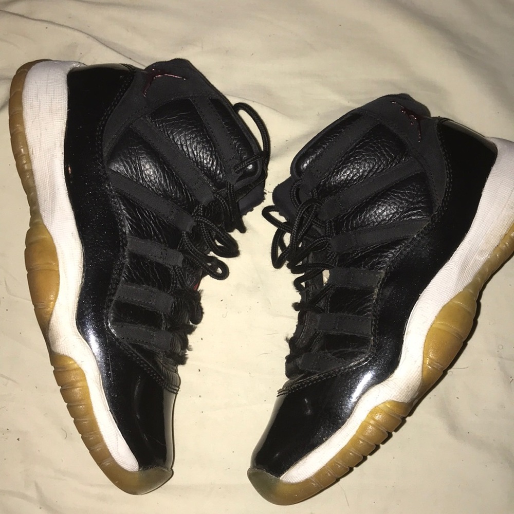 Jordan 11s - Picture 2 of 6